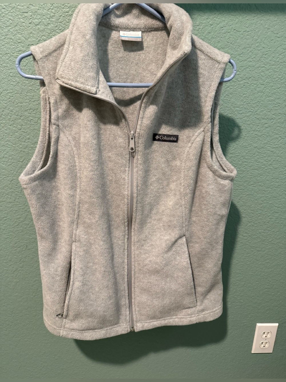Columbia Women’s Light Gray Fleece Vest - Zip Front Sleeveless Layer